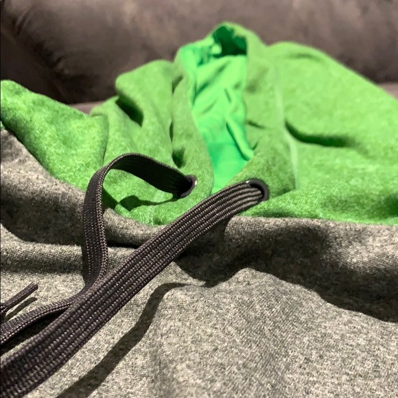 MTA Sweater (XL) - Picture 3 of 3